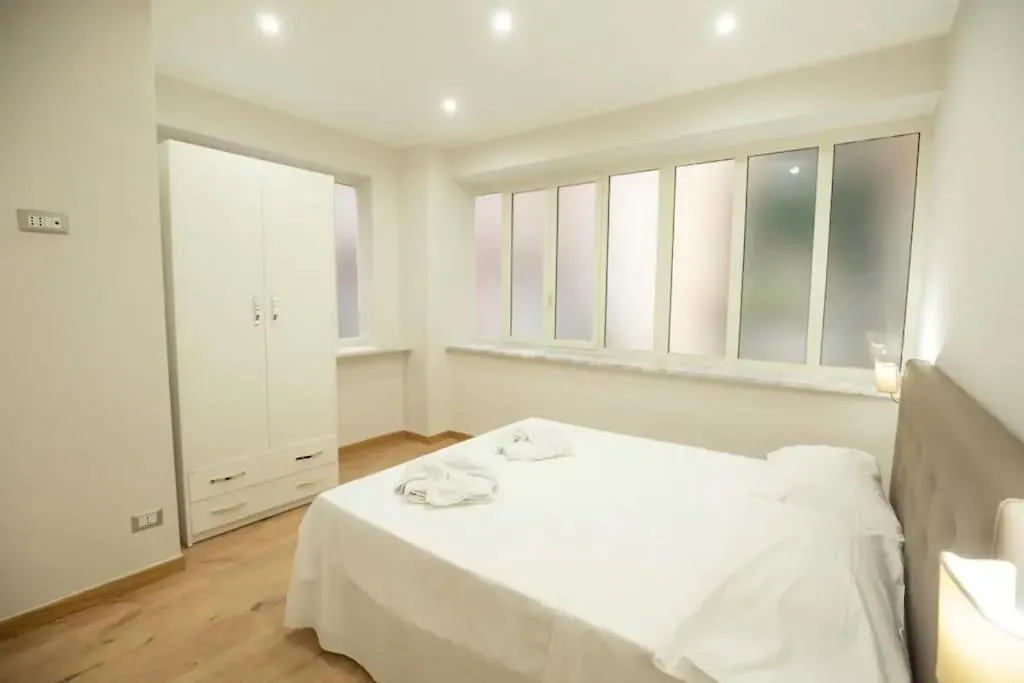 Don Cozzolino Apartment Neapol 0*,
